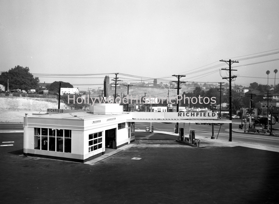 Echo Park 1950 Alvarado Street and Temple SW corner WM.jpg